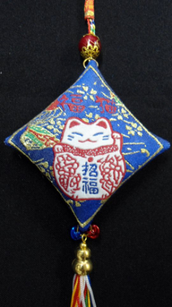 Omamori Manekineko de Tecido Azul